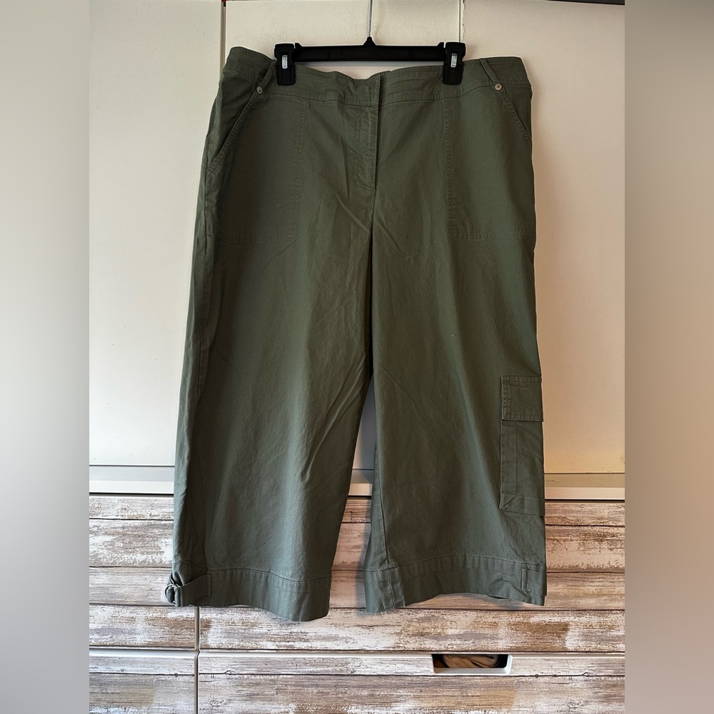 🌿 Coldwater Creek Green Cargo Capri Pants Size 18W Adjustable Hem